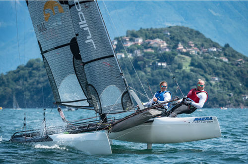 Catamarán deportivo para raid costero - F20 Carbon - Nacra Sailing - doble / con dos trapecios / de carbono