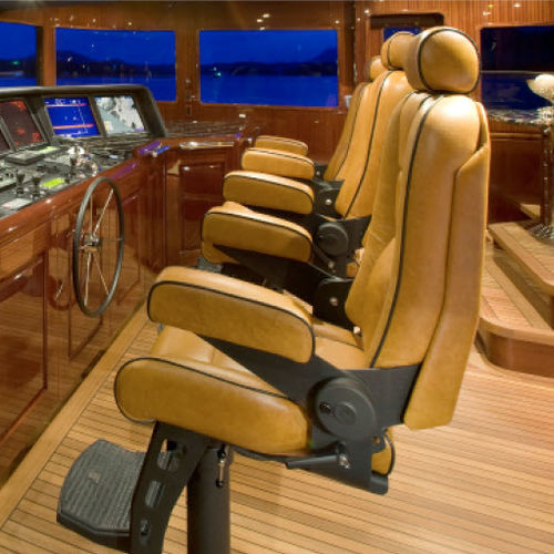 Asiento piloto - 500-100  - STIDD SYSTEMS - para barco / con reposabrazos / ajustable