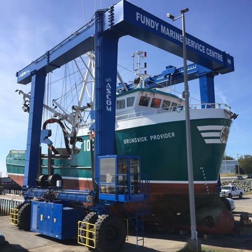Travel lift controlado a distancia - BHT 200 - ABI TRAILERS - en U / con tracción en las cuatro ruedas / eléctrico