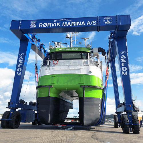 Travel lift controlado a distancia - BHT 350 - ABI TRAILERS - en U / con tracción en las cuatro ruedas / eléctrico