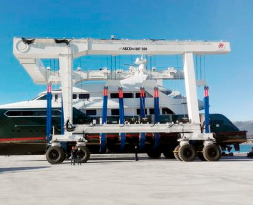 Travel lift controlado a distancia - BHT 1100 - ABI TRAILERS - para cargas pesadas / en U / con tracción en las cuatro ruedas