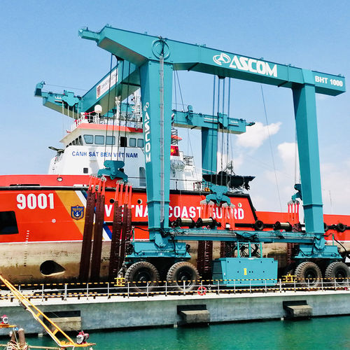 Travel lift controlado a distancia - BHT 1000 - ABI TRAILERS - para cargas pesadas / en U / con tracción en las cuatro ruedas