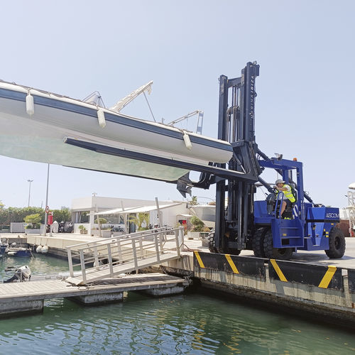 Carretilla elevadora para barco - 2.0 - ASCOM