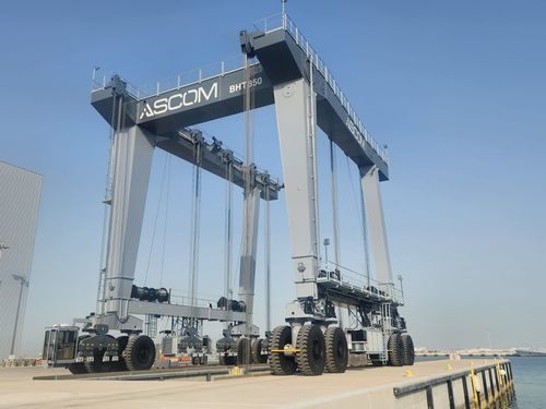 Travel lift para cargas pesadas - BHT 850 - ASCOM - controlado a distancia / en U / con tracción en las cuatro ruedas