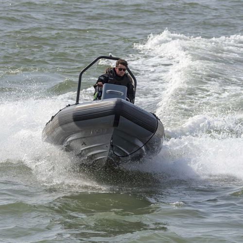 Barco profesional barco de trabajo - SR 5.4 IO  - Zodiac Milpro International - intraborda / embarcación neumática semirrígida