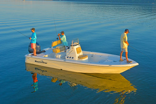 Bay boat fueraborda - 227  - Nautic Star Boats - con consola central / open / de pesca deportiva
