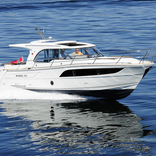 Barco cabinado stern-drive - 375 MAREX - Marex - bimotor / casco de planeo / con hard-top