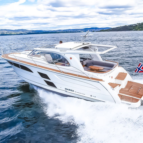 Barco cabinado stern-drive - 360 CABRIOLET - Marex - diésel / bimotor / casco de planeo