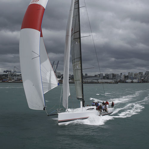 Yate de vela de crucero - Wired - Lloyd Stevenson Boat Builders - con popa abierta / con deck saloon / de carbono