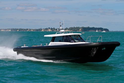 Barco cabinado catamarán - T/T Skorpios - Lloyd Stevenson Boat Builders - fueraborda / cuatrimotor / con hard-top
