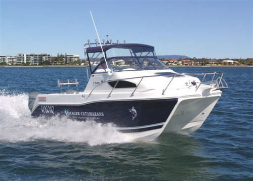 Cabin-cruiser catamarán - V625 SportFish - Voyager Catamarans - fueraborda / casco de planeo / open