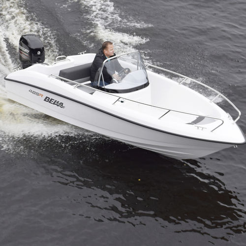 Barco open fueraborda - 485 R - Bella Boats Oy - con consola lateral / de esquí acuático / de deporte