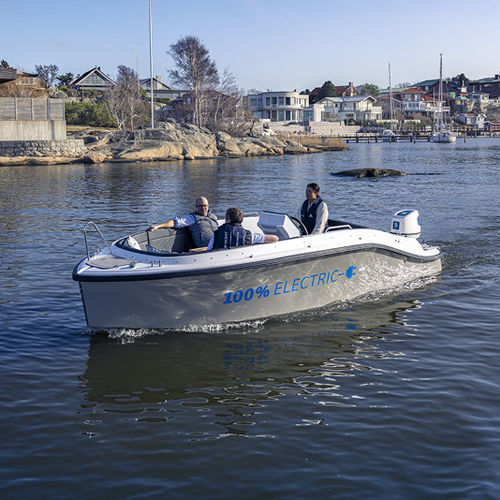 Barco open fueraborda - ZERO 6.1 - Bella Boats Oy - eléctrico / con consola central / 6 personas máx.