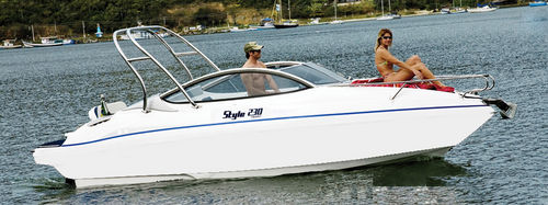 Runabout intraborda - 230 - FIBRAFORT BOATS BRAZIL - bow-rider / de wakeboard / 8 personas máx.