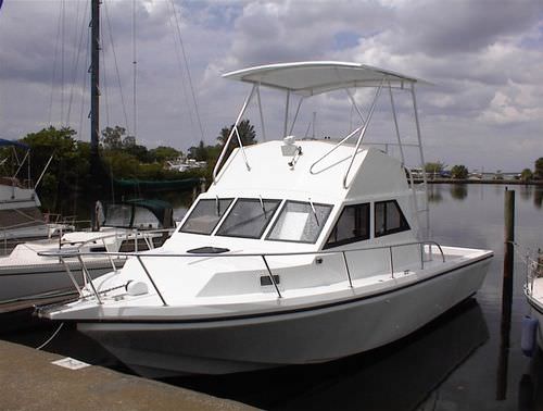 Barco cabinado intraborda - SEA HAWK 36 - Island Hopper International Boat Works, Inc. - con fly / de buceo / de pesca deportiva