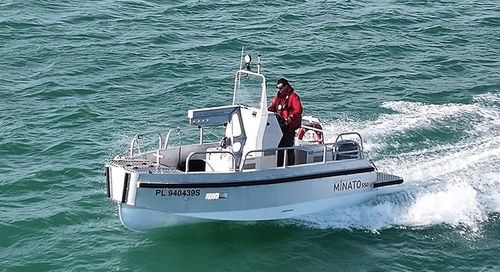 Barco profesional embarcación de servicio portuario - MINATO 550 - BORD A BORD - fueraborda / de aluminio