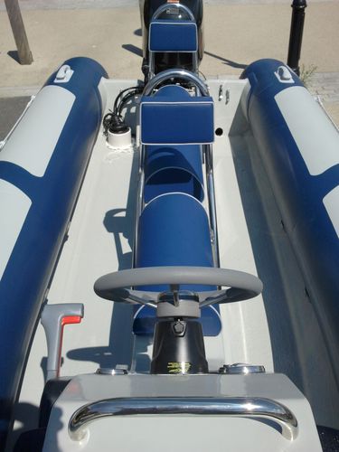 Embarcación neumática fueraborda - RIB 540 - Solent Ribs - semirrígida / con consola jockey / 6 personas máx.