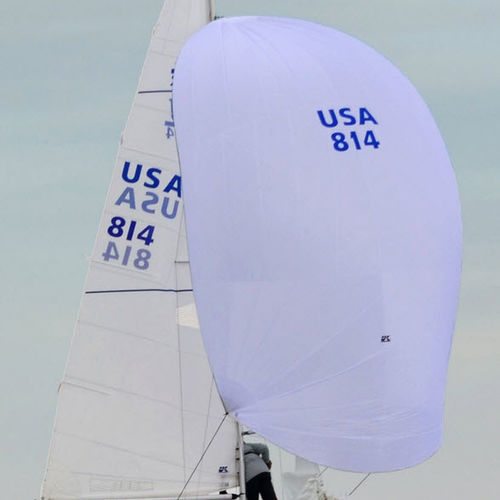 Spinnaker - UK-Halsey International - para barco de quilla monotipo de deporte / corte triradiale / J24