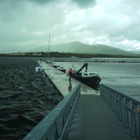 Rompeolas flotante - Inland and Coastal Marina Systems Ltd. - de hormigón armado