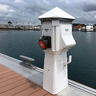 Torreta de incendio - Ronáutica Quality Marinas SLU - de suministro eléctrico / de suministro de agua / para pantalán