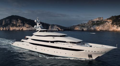 Megayate de crucero - AMORE VERO - Oceanco - raised pilothouse / con piscina