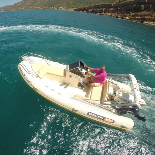 Embarcación neumática fueraborda - 550 CL - ESPADON CONCEPT - semirrígida / con consola lateral / 8 personas máx.