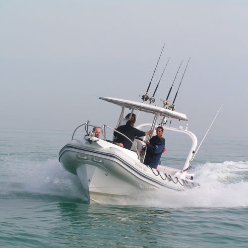 Embarcación neumática fueraborda - 780 PRO - ESPADON CONCEPT - semirrígida / con consola central / para la pesca