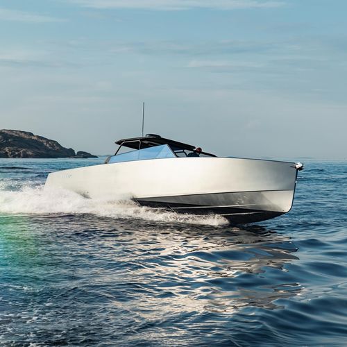 Barco cabinado intraborda - 40 Ocean - Goldfish - open / con doble consola / de pesca deportiva
