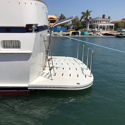 Plataforma de baño - Beachcomber Fiberglass Technology - fija / para yate / para barco