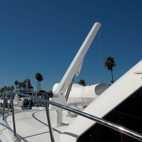Pescante para yate - Eco Series 600, 800, 1000LB - Brower Systems Inc. - hidráulico / pivotante / telescópico