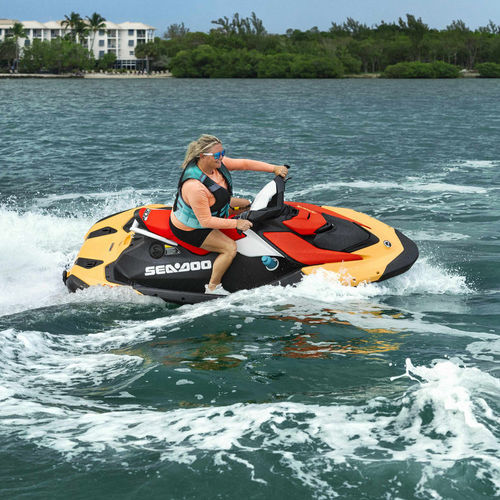 Moto de agua sedente - SPARK - Sea-doo - biplaza / para tres personas / 60 CV