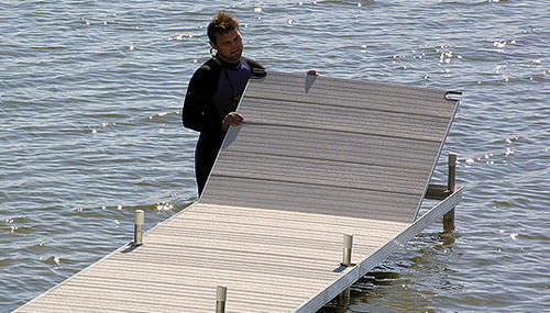 Pantalán modular - Vers-A-Dock - Hewitt Boats Lifts and Docks - de amarre / para puerto deportivo / sujeto por pilares