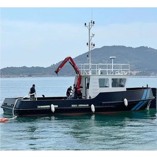 Barco profesional embarcación de servicio portuario - Stem Marine - remolcador / intraborda / de carbono
