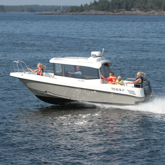 Cabin-cruiser fueraborda - 6.9X - TG Boat - con cockpit cerrado / de pesca deportiva / 8 personas máx.