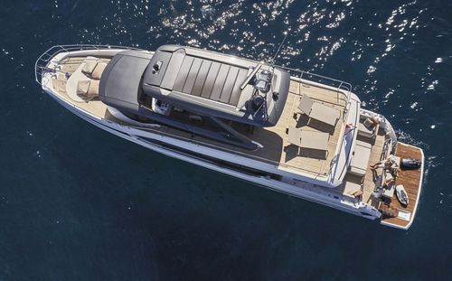 Yate a motor de crucero - X70 - Prestige Yachts - con fly / intraborda / IPS