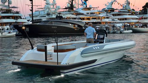 Embarcación neumática stern-drive - 9.2 M - Yachtwerft Meyer - RIB / con consola central / 12 personas máx.