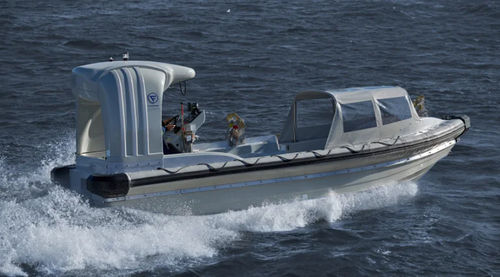 Barco profesional barco de salvamento - FRR 7.0 ID-SF - Fassmer - intraborda / con casco rígido