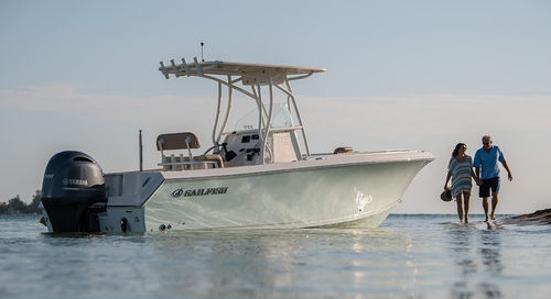 Barco open fueraborda - 220 CC - SouthWind - con consola central / de pesca deportiva / 8 personas máx.