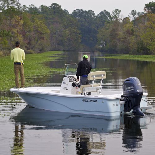 Bay boat fueraborda - 180 VIPER - Sea Fox Boats - con consola central / de pesca deportiva / 6 personas máx.