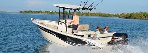 Barco open fueraborda - 24 HFC - Sea Chaser - con consola central / de pesca deportiva / 12 personas máx.