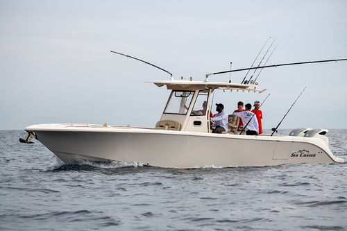 Barco open fueraborda - 35 HFC CC  - Sea Chaser - bimotor / con consola central / de chárter