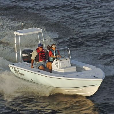 Flat boat fueraborda - 160 F - Sea Chaser - con consola central / de pesca deportiva