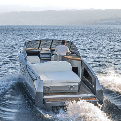 Runabout intraborda - Ovation 7.6 Cabin - Ganz Boats - diésel / híbrido / casco de planeo