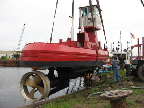 Propulsor timón - Hydra-Tug - Hydraulic Marine Systems, Inc. - acimutal / de túnel / para remolcador