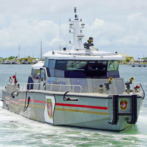 Barco profesional barco de bomberos - 70 DEFIANT - Metal Shark Aluminum Boats - intraborda / de aluminio