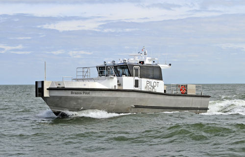 Barco profesional embarcación piloto - 64 DEFIANT - Metal Shark Aluminum Boats - hidrojet intraborda / de aluminio