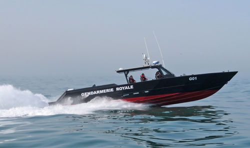 Barco profesional barco de vigilancia - 52 FEARLESS - Metal Shark Aluminum Boats - intraborda / de aluminio