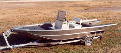 Bass boat fueraborda - 1760V7-CC - Scully's Aluminum Boats - con consola central / de pesca deportiva
