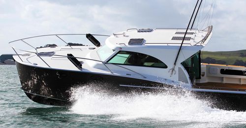 Barco cabinado intraborda - SEMIFLY 32 - Dickey Boats Limited - de pesca deportiva