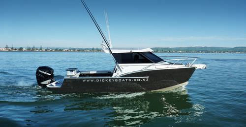 Cabin-cruiser fueraborda - CUSTOM 750 - Dickey Boats Limited - con hard-top / de pesca deportiva